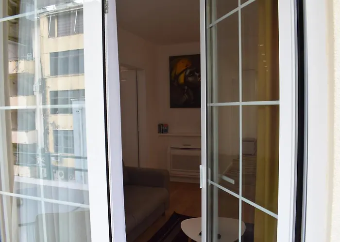 Tam Skanderbeg Square Center No3 *