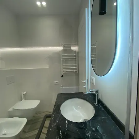 Tam Skanderbeg Square Center No3 * 地拉那