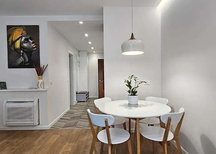 Apartment Tam Skanderbeg Square Center No3 *