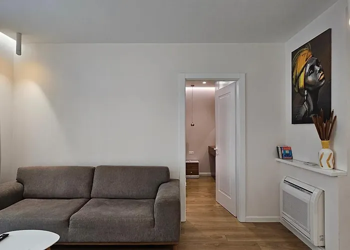 Tam Skanderbeg Square Center No3 Apartment